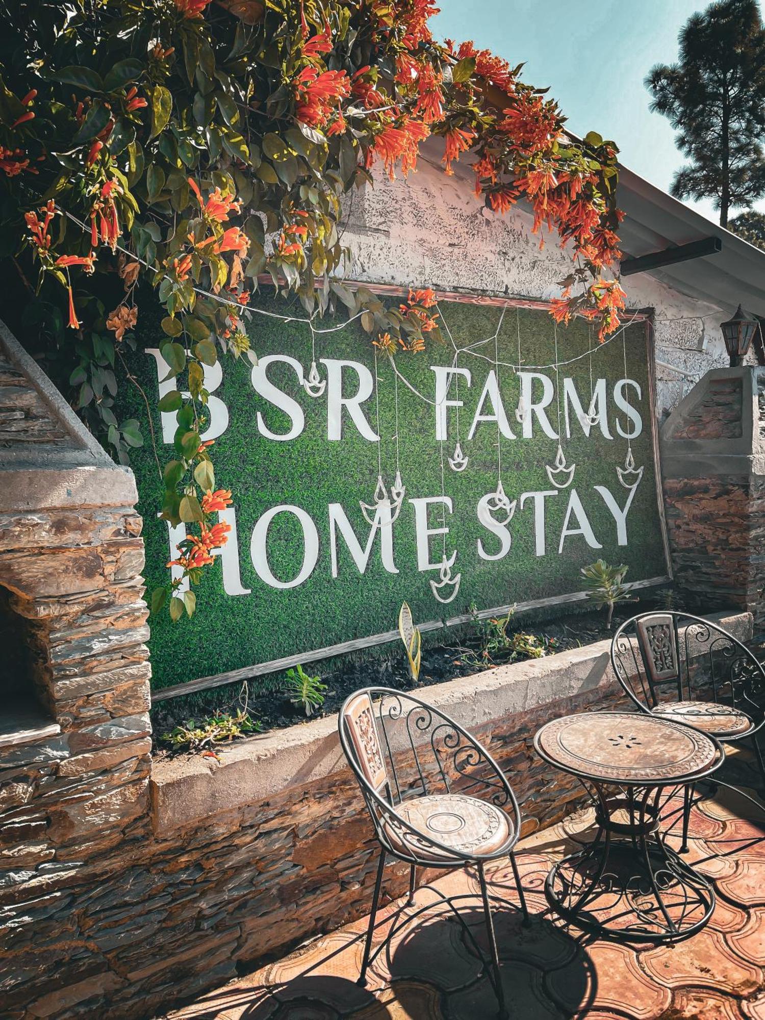 Ferienwohnung BSR Farms Pauri Exterior foto